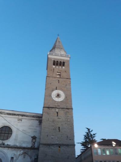 Koper in stolp